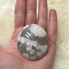 Flower agate palm stone