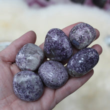 Lepidolite tumblestone