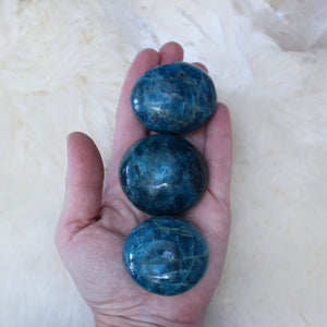 Apatite pocket stone