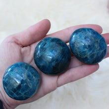 Apatite pocket stone