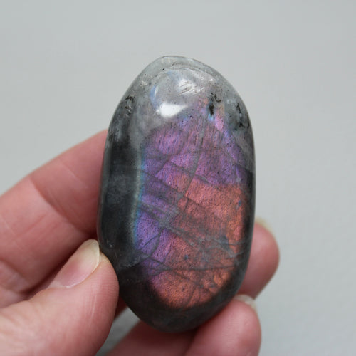 Labradorite pocket stone